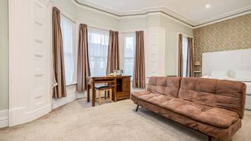 Deluxe Double Room | Iron/ironing board, WiFi (free), bed sheets