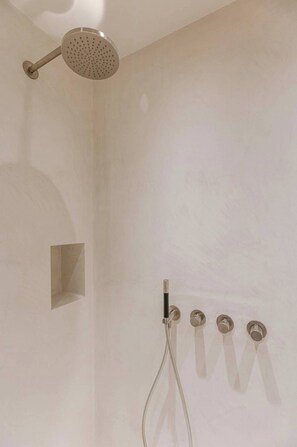 Shower, hair dryer, towels - Stylish coastal apartment for 4 with sea view (Knokke-Heist)