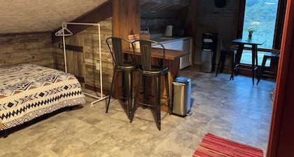 Rustic 2nd Story Apartment w/small kitchen