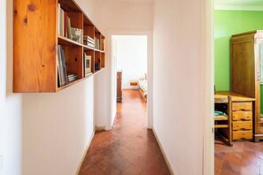 Interior - A peaceful haven on Rome's doorstep (Monte dell'Ara-Valle Santa)