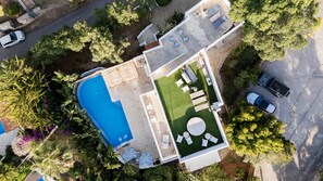 Exterior - Amarantos villa: Infinity Pool, Mountain Views, 4 bedrooms plus annex, AC & WiFi (IB)