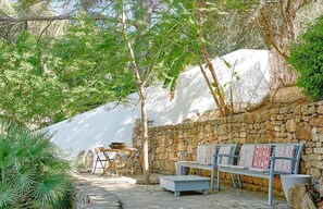 Terrace/patio - Amarantos villa: Infinity Pool & Mountain Views, 6 bedrooms, AC & WiFi (IB)