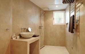 Shower, hair dryer, towels, soap - Amarantos villa: Infinity Pool & Mountain Views, 6 bedrooms, AC & WiFi (IB)