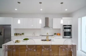 Coffee/tea maker - Luxury 5BR Villa Steps from the Beach   (Pompano Beach)
