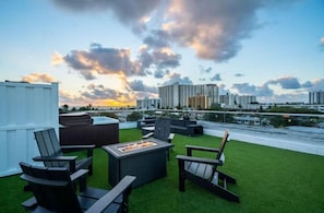 Terrace/patio - Luxury 5BR Villa Steps from the Beach   (Pompano Beach)