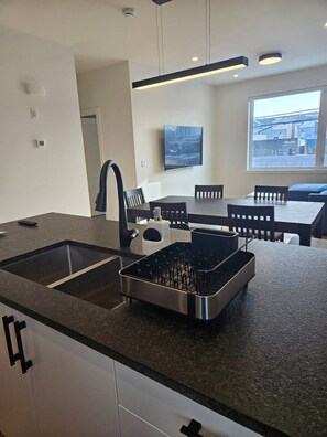 Private kitchen - 💎 Detached Luxury Suite: No Shared Walls + King Bed & AC (Calgary)