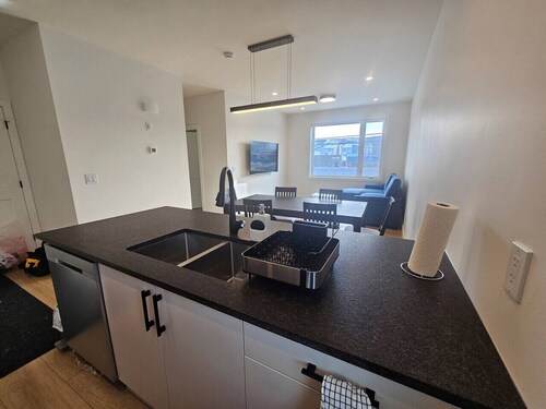 💎 Detached Luxury Suite: No Shared Walls + King Bed & AC