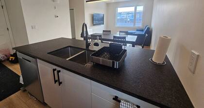 đ Detached Luxury Suite: No Shared Walls + King Bed & AC