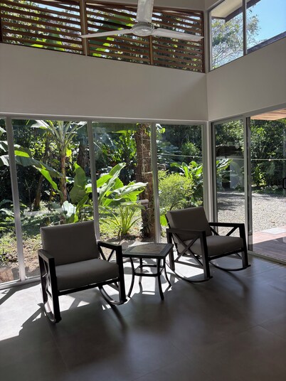 New 2BR family-friendly villa in Cahuita jungle—paradise steps away from beach