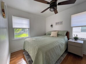 2 habitaciones, tabla de planchar con plancha, cuna de viaje y wifi 