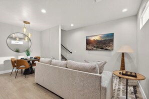 Living area - Welcome to The Desert Rose Guesthouse – Where Desert Skies Meet Rooftop Vibes (Hurricane)