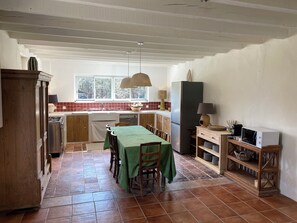 Private kitchen - Landaise country house (Retjons)