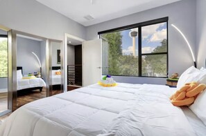 Tabla de planchar con plancha, wifi y ropa de cama 