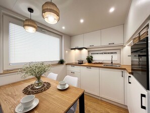 Private kitchen - Vrbo Property (Bad Kohlgrub)