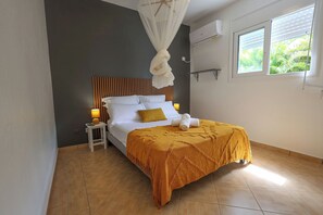 2 soverom, skrivebord, strykejern/-brett og wi-fi (inkludert)