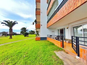 Terrace/patio - Beachfront apartment with swimming pool Miami Platja (Miami Platja)