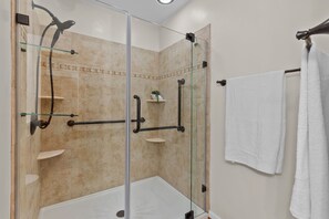 Shower, jetted bath, hair dryer, towels - 4BR Salvo house-3 Decks, HotTub, Outdoor Bar, HUGE Outdoor Shower & Beach Access (Rodanthe)