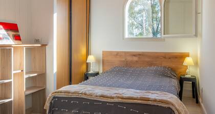 Ferienhaus 'F2 À 100m De La Plage' mit Bergblick, WLAN und Klimaanlage