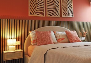 3 Schlafzimmer, Schreibtisch, Bügeleisen/Bügelbrett, Reisekinderbett