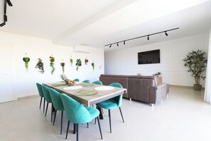 Dining - Gozo Getaway - Large Pool Apartment, 10 mins to Xagħra Square (Ix-Xagħra)