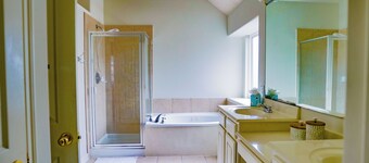 Beautiful 3-bedroom house in The Woodlands