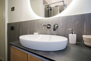 Bathroom - Vrbo Property (Bormio)