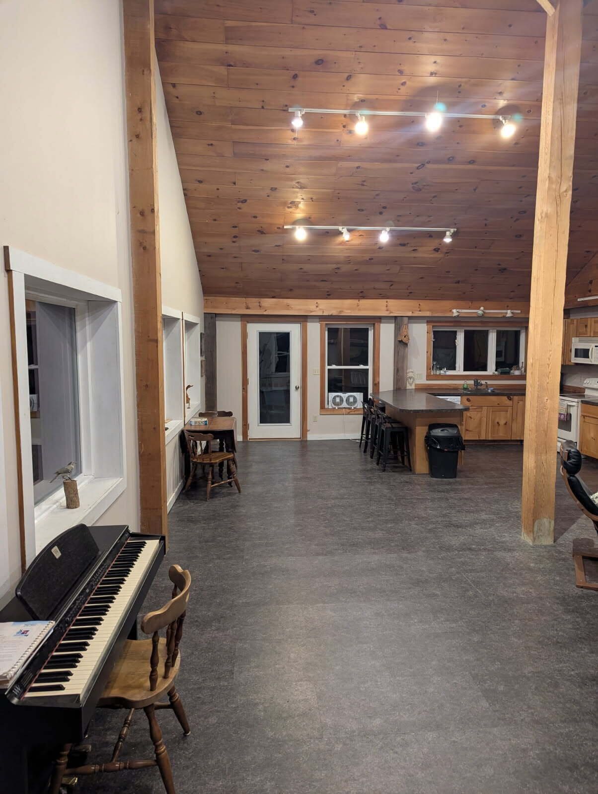 المنشأة من الداخل