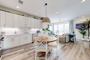 Interior - Beach Vibes at Sunflower Beach Resort (Port Aransas)