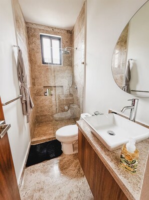 Shower, hair dryer, towels, soap - Welcome to your private oasis in the heart of Tulum! (Tulum)