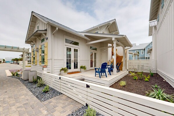 Terrace/patio - Into The Mystic at Sunflower Beach Resort (Port Aransas)