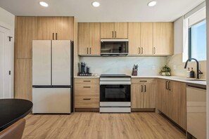 Private kitchen - Freiheit Village Loft | 1BR | Pool | BBQ | Firepit (New Braunfels)