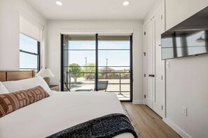 1 slaapkamer, een strijkplank/strijkijzer, wifi, beddengoed