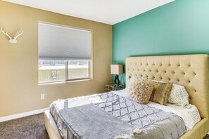 4 bedrooms, desk, iron/ironing board, WiFi - South Salt Lake Home w Hot Tub, 7 Mi Downtown (South Salt Lake)