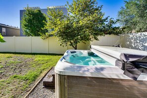 Outdoor spa tub - South Salt Lake Home w Hot Tub, 7 Mi Downtown (South Salt Lake)