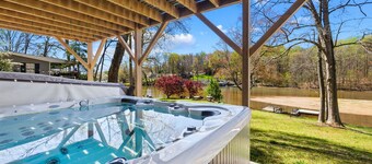 NEW! Lakefront Home w/ Hot Tub, Large Deck + Kayak