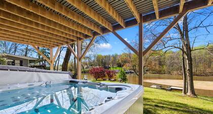 NEW! Lakefront Home w/ Hot Tub, Large Deck + Kayak