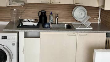 Phòng tập thể, 1 phòng ngủ, sân hiên | Giặt ủi