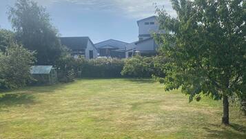 Phòng tập thể, 1 phòng ngủ, sân hiên | Khuôn viên nơi lưu trú