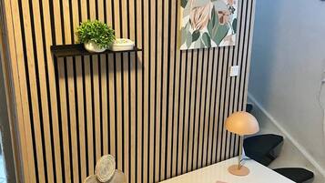 Phòng tập thể, 1 phòng ngủ, sân hiên | Nội thất