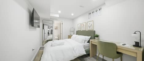 3 bedrooms, iron/ironing board, free WiFi, bed sheets