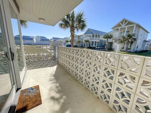 Terrace/patio - A Shore Thing at Sunflower Beach Resort (Port Aransas)