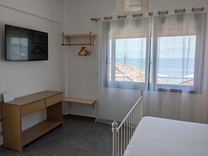 WiFi, bed sheets - Apartment 'Kagias  2' with Sea View, Wi-Fi and Air Conditioning (Petalidi)