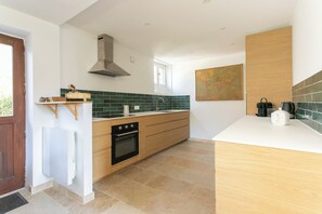 Private kitchen - Family home - Heated swimming pool (La Trinité-sur-Mer)