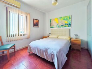 1 bedroom, WiFi, bed sheets - Apartment Canet de Mar Beach, Barcelona Coast (Canet de Mar)