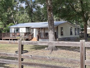 Exterior - Cozy 1-bedroom apartment in soothing Ocala with AC (Ocala)