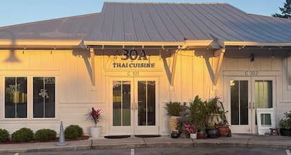 Enjoy beach life in a 3-bedroom condo in gorgeous Blue Mountain Beach on 30a.
