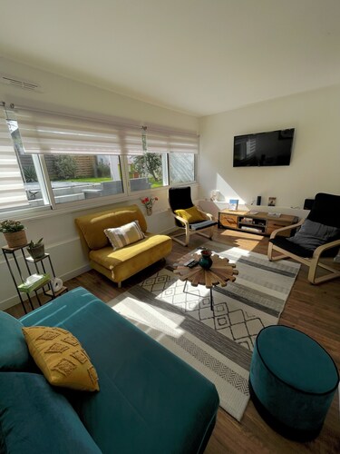Maison cosy avec piscine, en plein centre de Bruz.