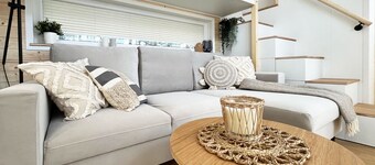 Modern Tiny House in the Alps | Terrace & mountain view / Haus Leni