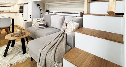 2) Modernes Tiny House in den Alpen | Terrasse & Bergblick / Haus Leni