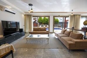 Living area - Villa Renard: 4-bedroom villa in Central of Bodrum with private pool, garage (bodrum)